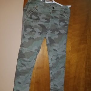 Abercrombie camo pants